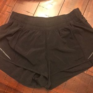 Lululemon Hotty Hot Short II NWOT